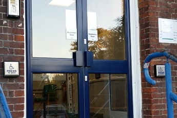 aluminium-swing-doors-2
