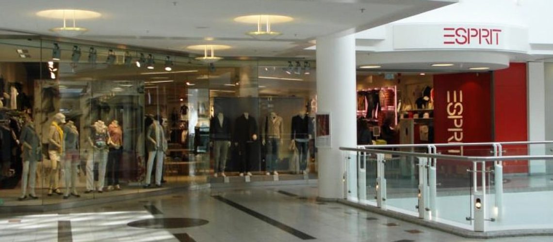 drs shop front installation at a shopping centre